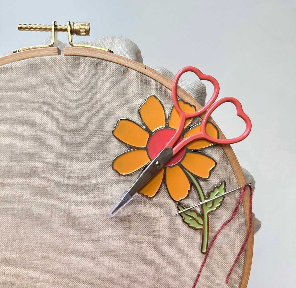 Extra Large Flower Needle Minder