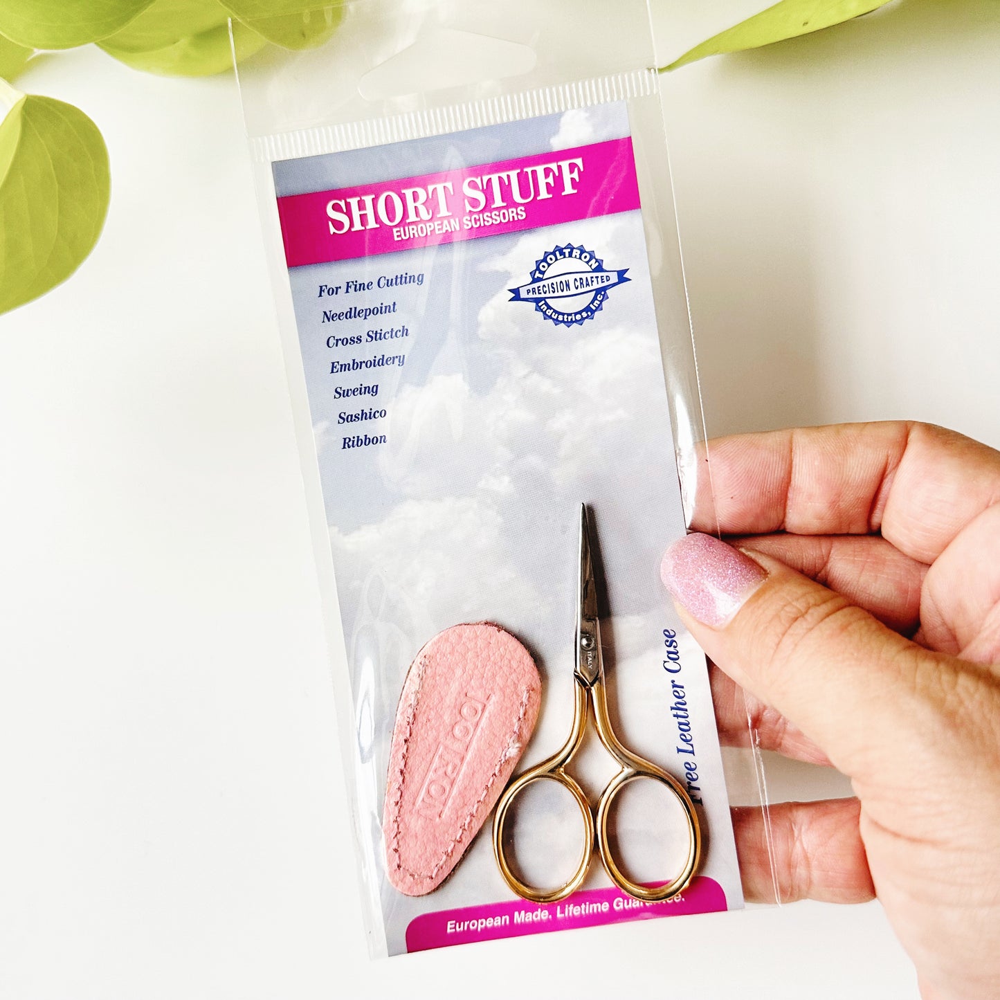 Short Stuff Embroidery Scissors by Tooltron