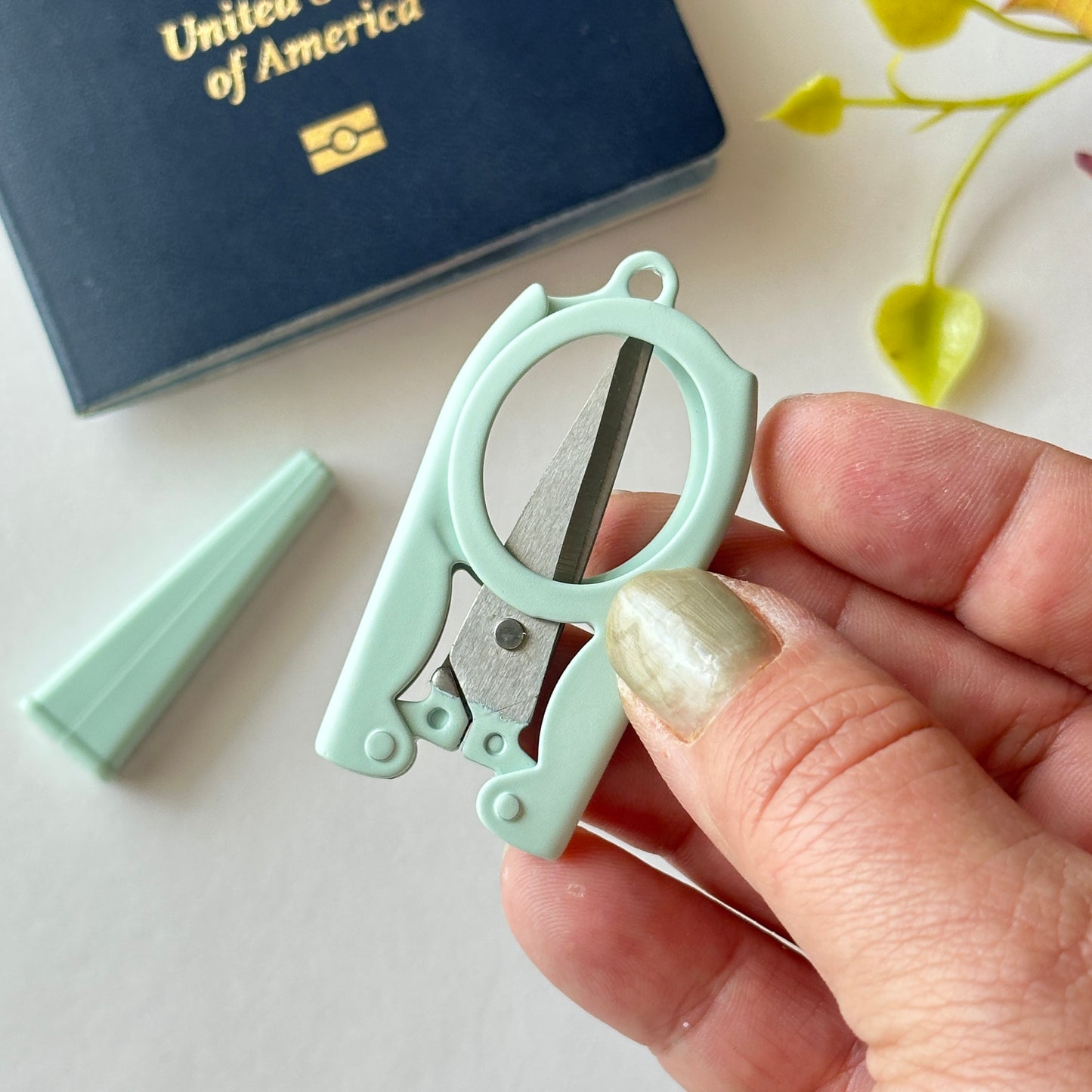 Foldable Travel Embroidery Scissors - TSA Complaint