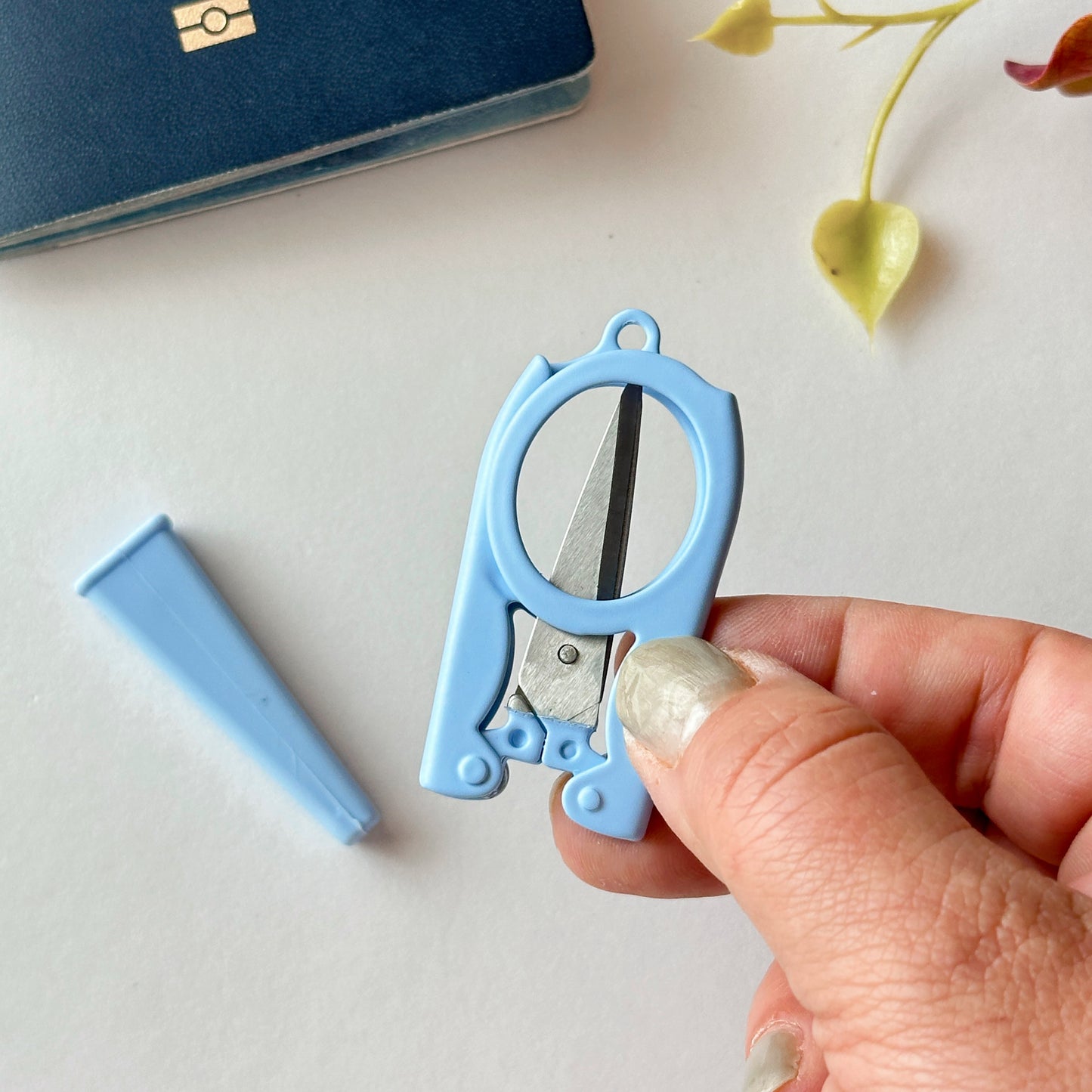 Foldable Travel Embroidery Scissors - TSA Complaint